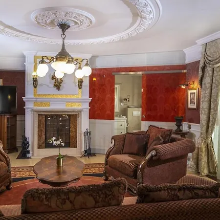 Erla Villa Boutique Hotel-3